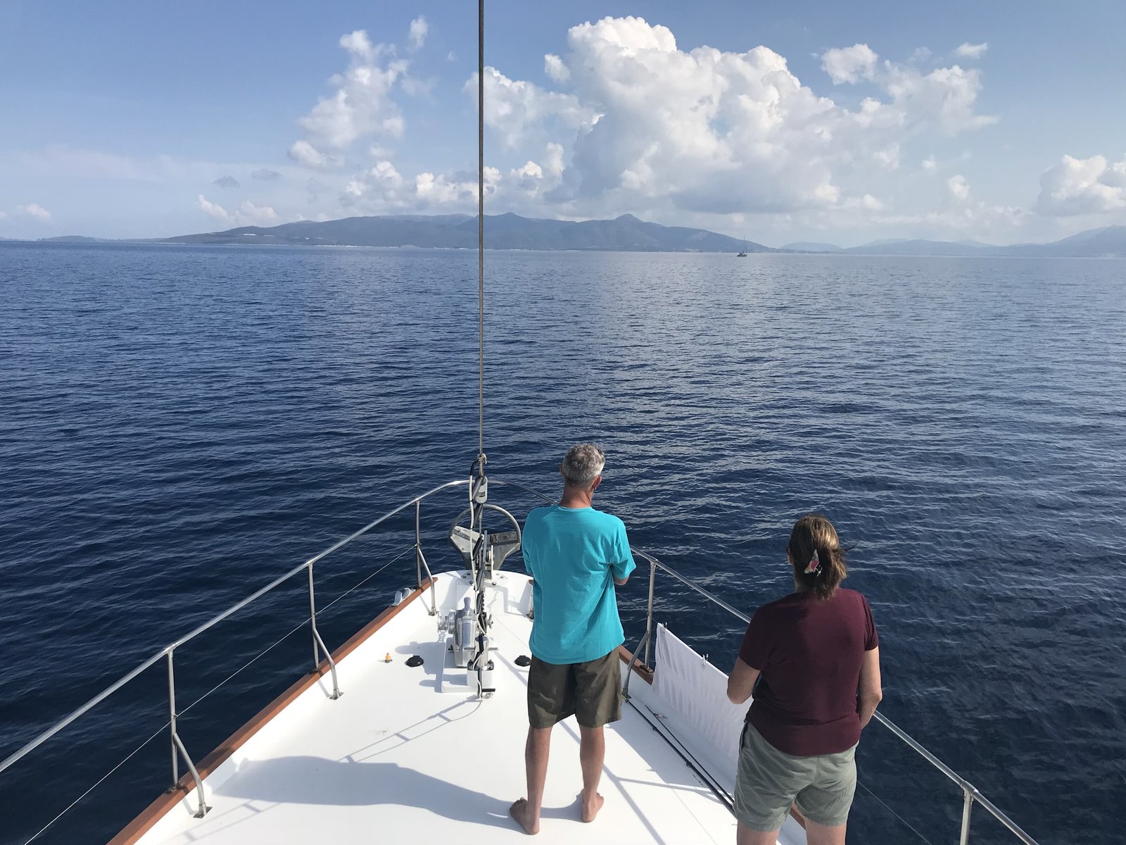 On the foredeck under way